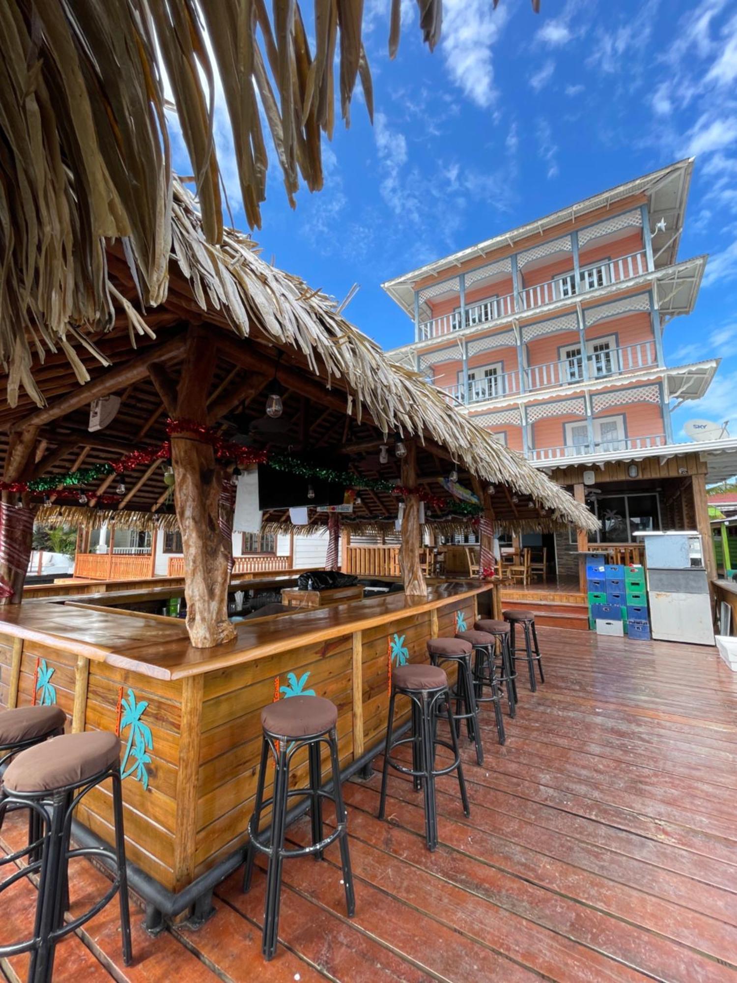Hotel Bocas Town Exterior photo