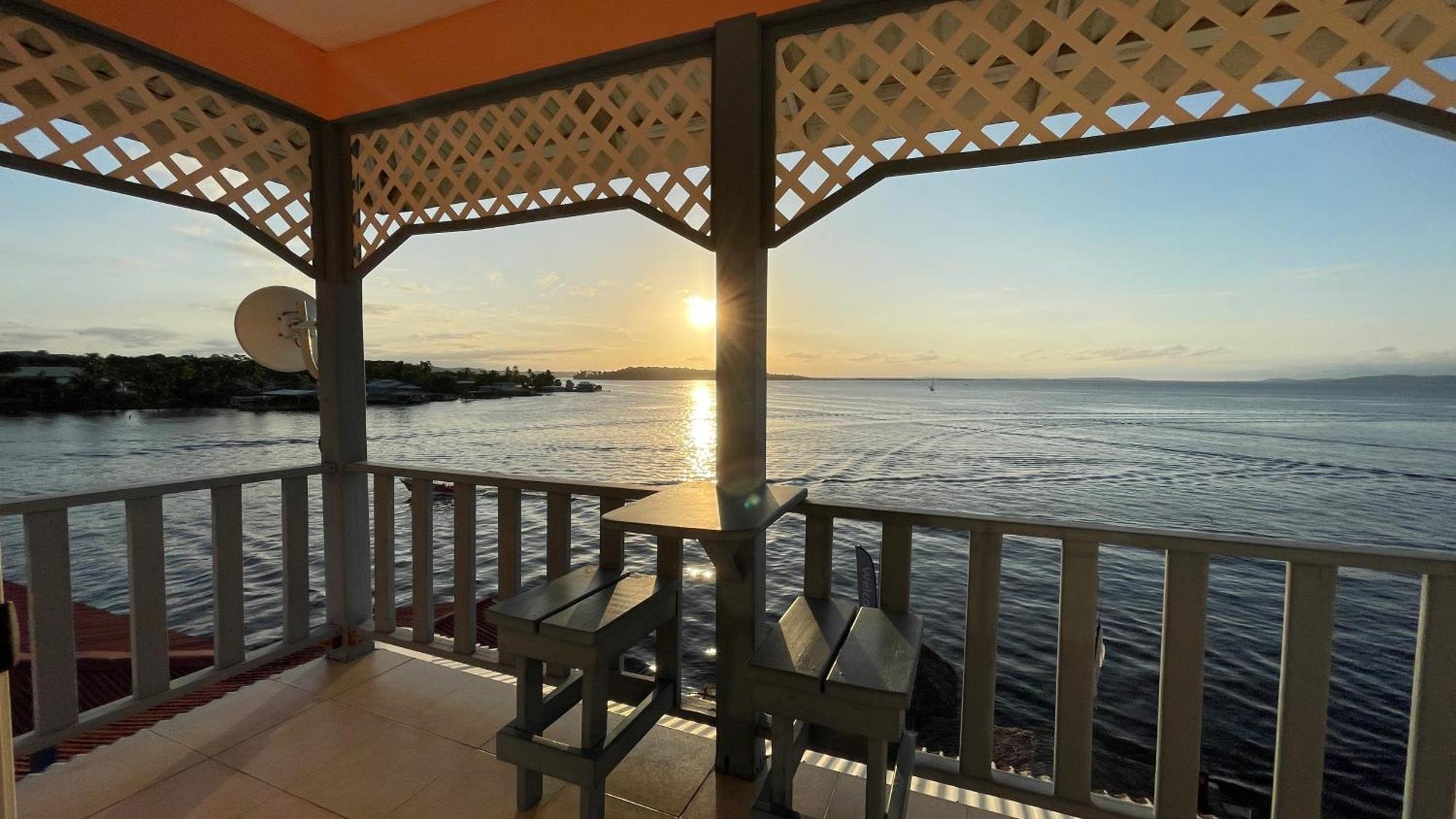 Hotel Bocas Town Exterior photo