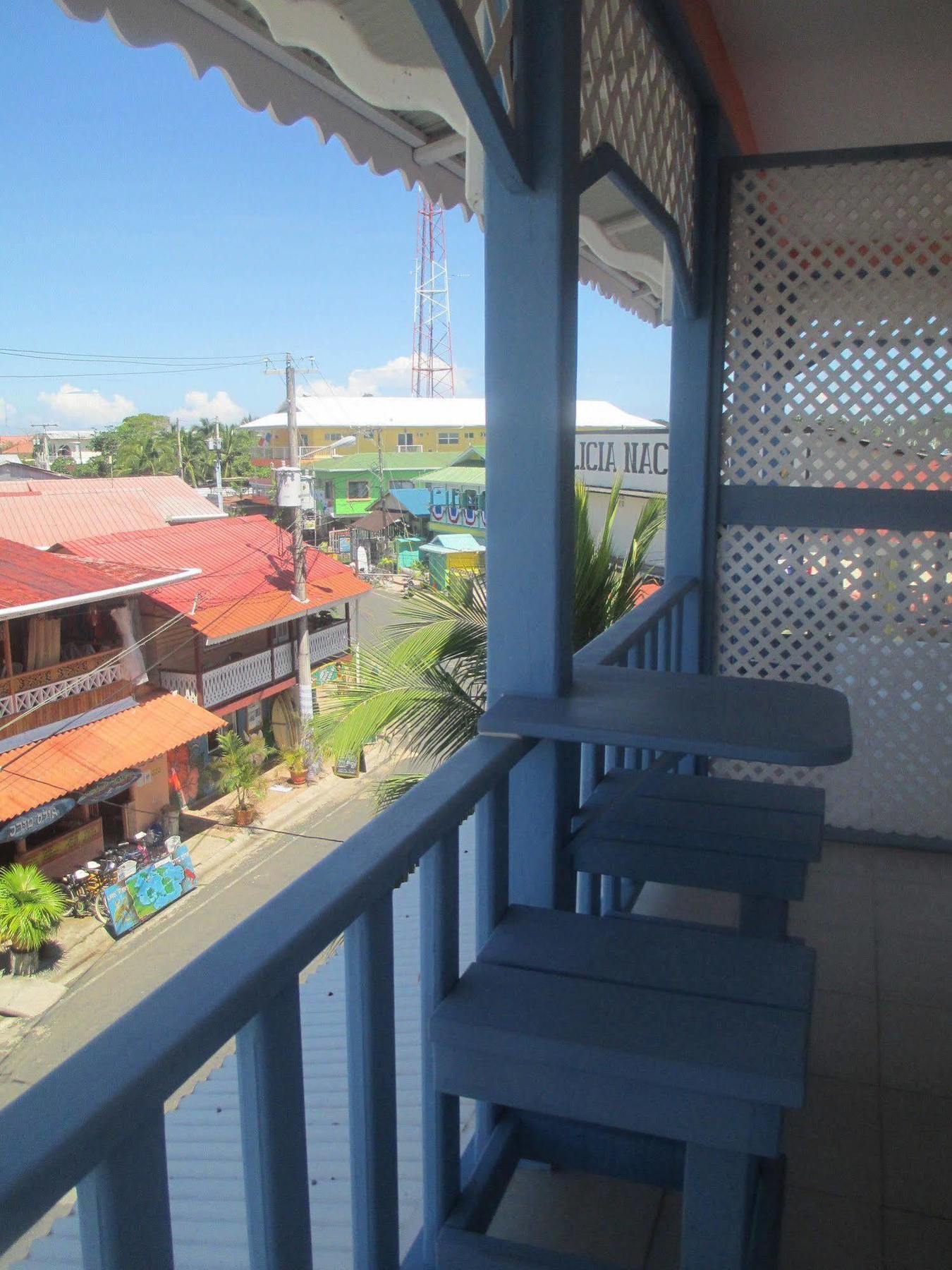 Hotel Bocas Town Exterior photo