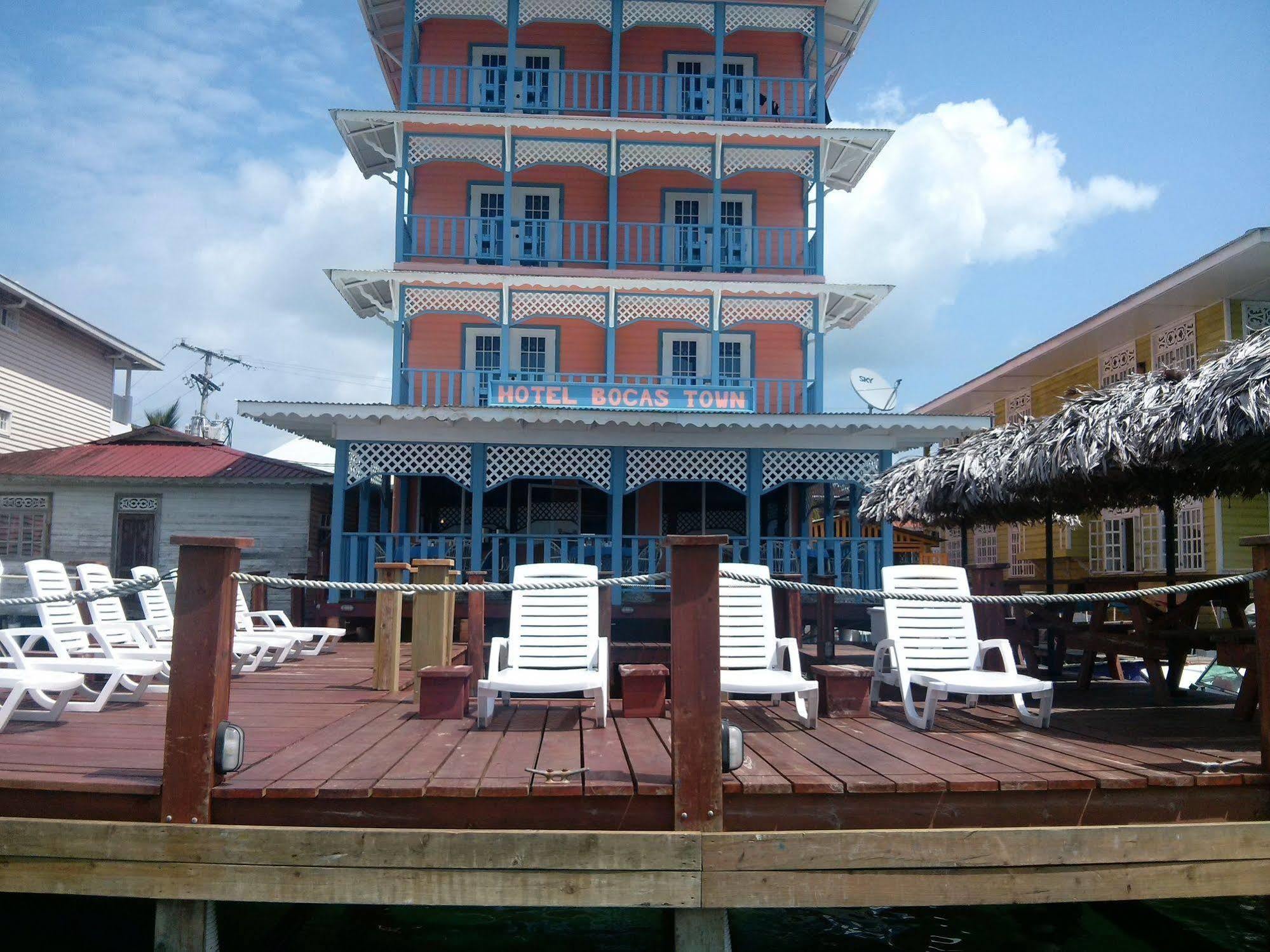Hotel Bocas Town Exterior photo