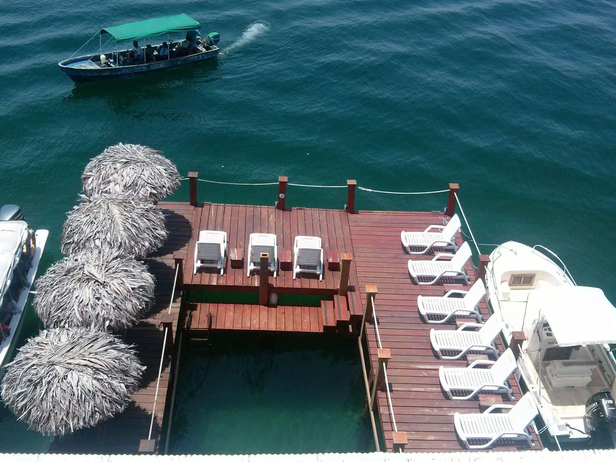 Hotel Bocas Town Exterior photo