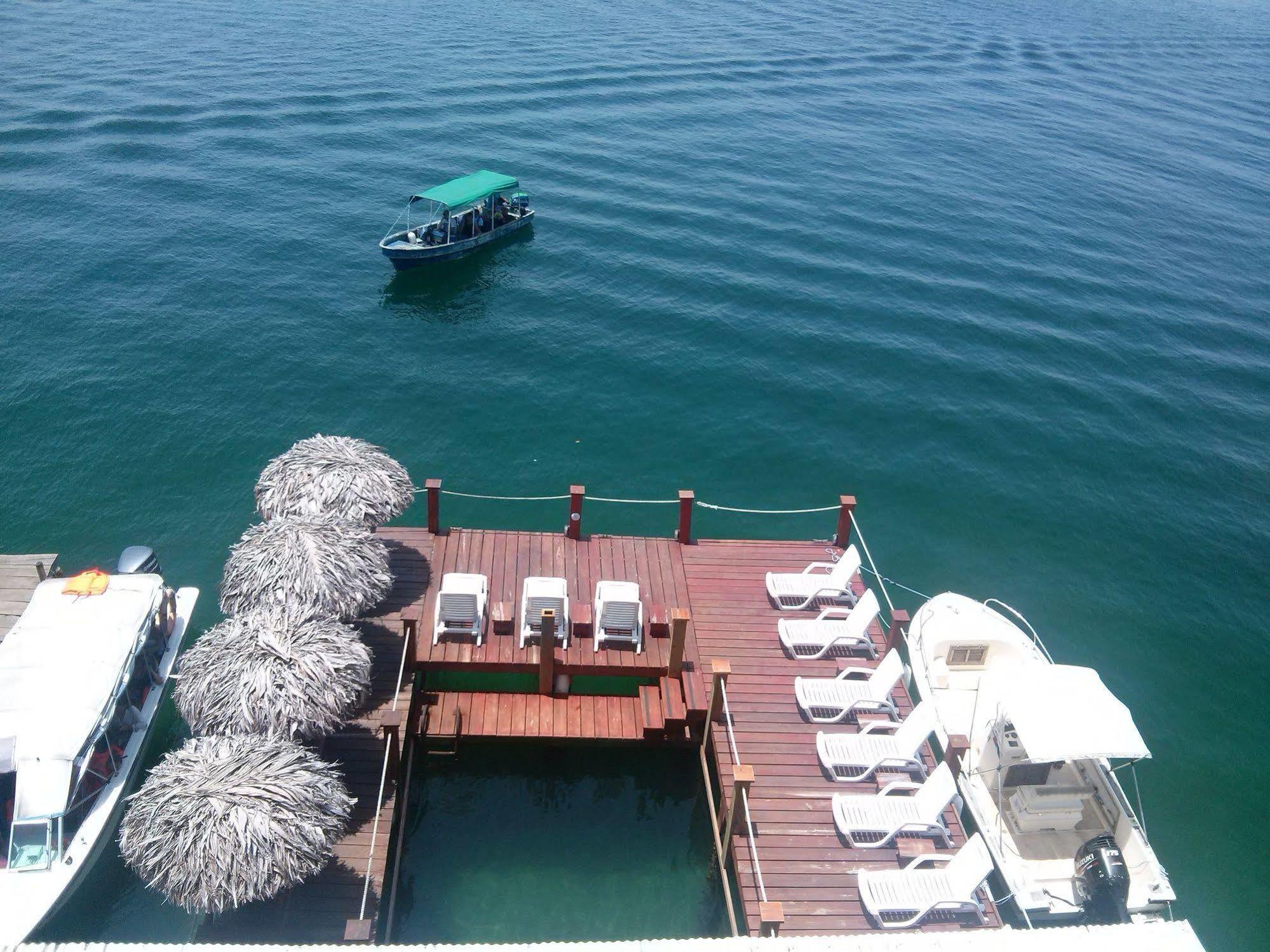 Hotel Bocas Town Exterior photo
