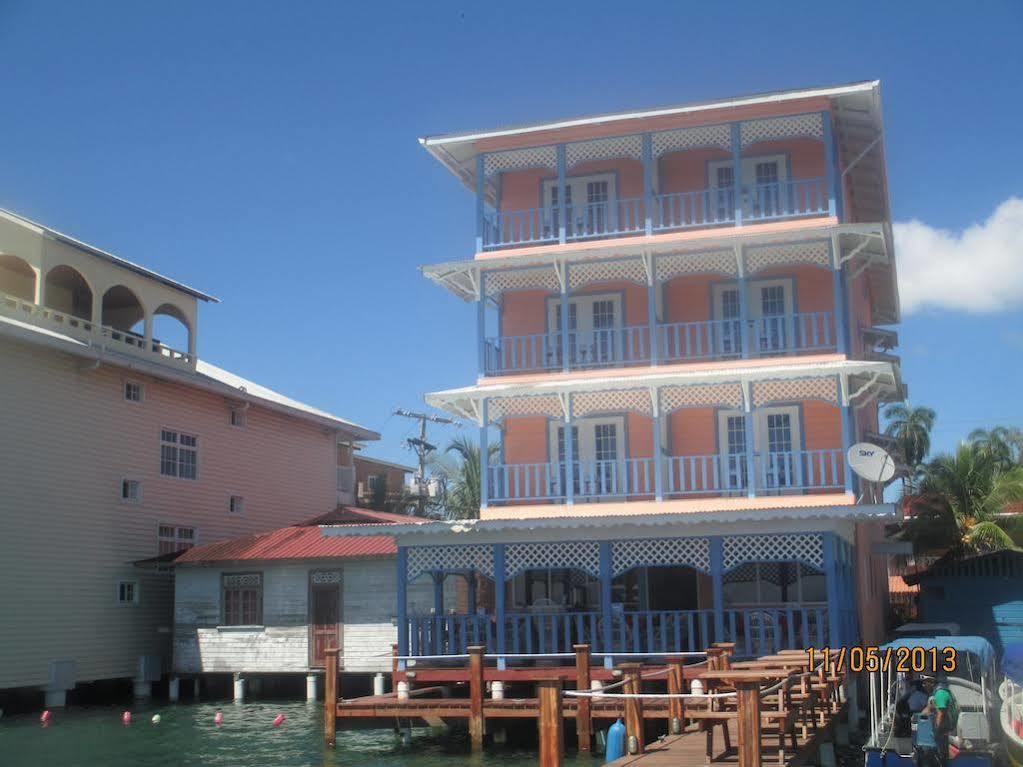 Hotel Bocas Town Exterior photo